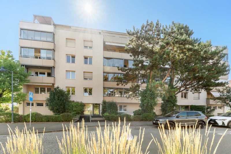 Appartement lumineux 3,5 pièces avec ascenseur et balcon dans un emplacement central à Birsfelden (13)