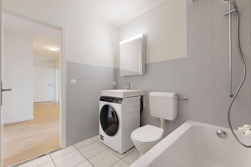 Badezimmer mit Waschtrockner