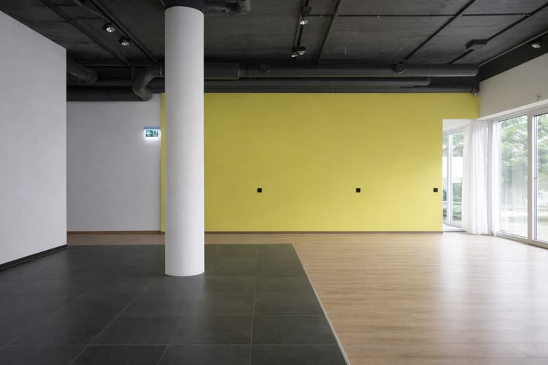 Attractive office or practice space with shopfront in central location (3)