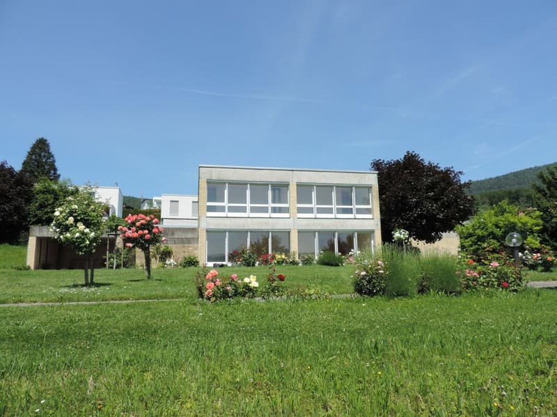 Unique opportunity in a prime location (1)