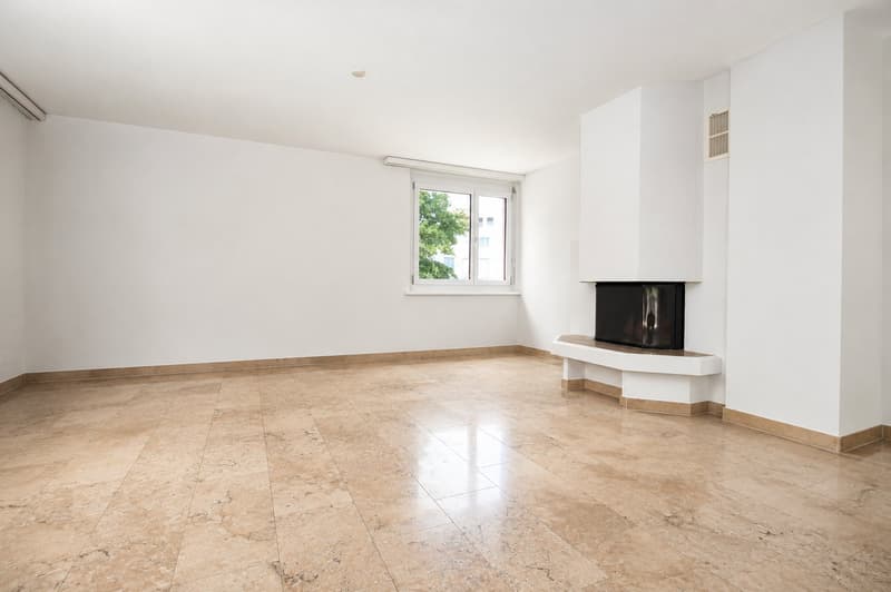 Helle 4-Zimmer-Wohnung mit Balkon und Kamin in Wettingen – sofort verfügbar! (3)