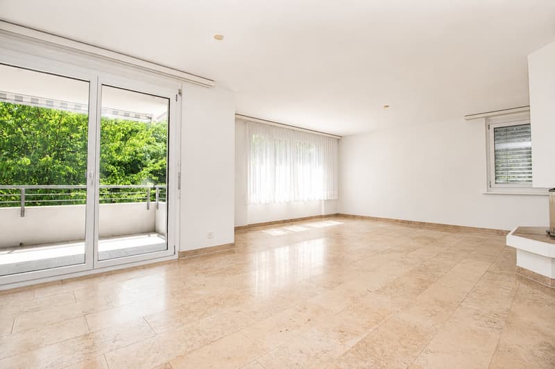 Helle 4-Zimmer-Wohnung mit Balkon und Kamin in Wettingen – sofort verfügbar! (4)
