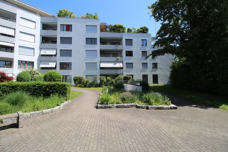 Helle 4-Zimmer-Wohnung mit Balkon und Kamin in Wettingen – sofort verfügbar! (1)