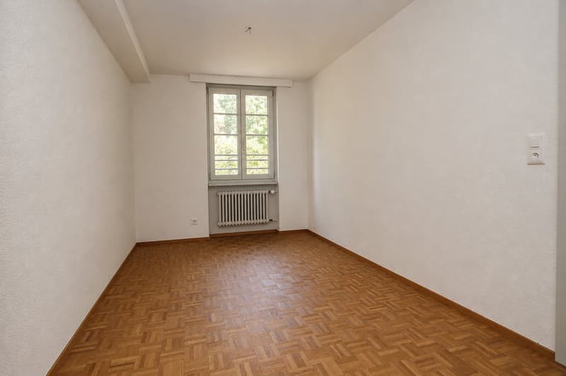 Frisch renovierte 2.5-Zimmerwohnung im 1. Obergeschoss (4)