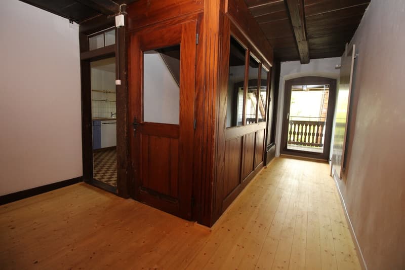 Charmante 5-Zimmer-Altbauwohnung mit Balkon in Windisch (10)