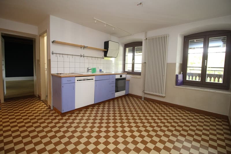 Charmante 5-Zimmer-Altbauwohnung mit Balkon in Windisch (4)