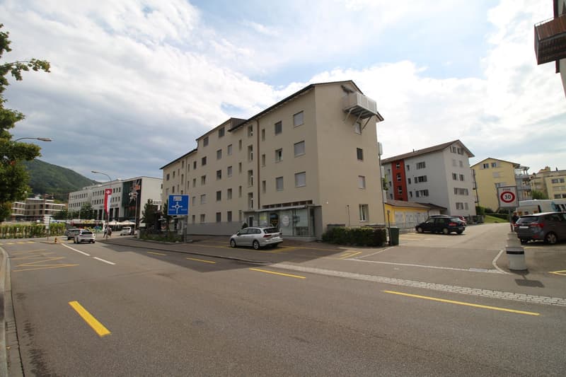 Moderne 2.5-Zimmer-Dachwohnung im Zentrum von Wettingen (1)