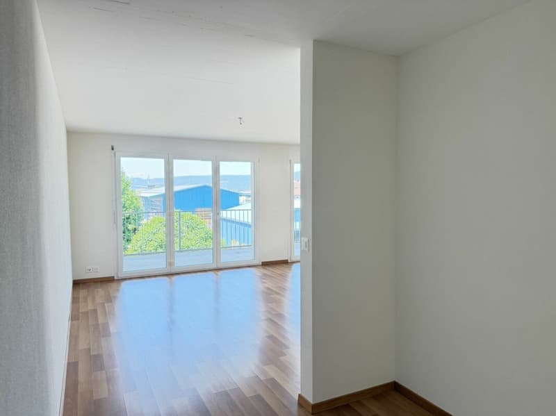 Eingangsbereich mit Blick zu Wohnbereich