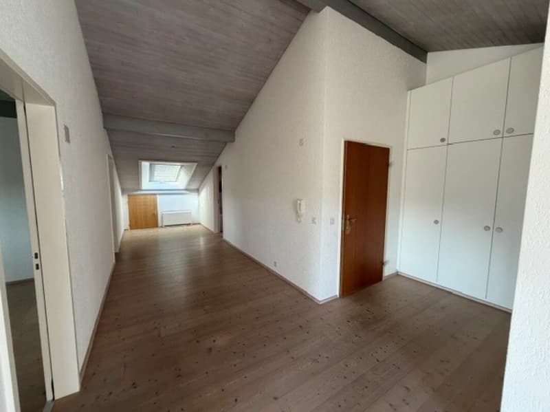 Eingangsbereich mit grossem Einbauschrank