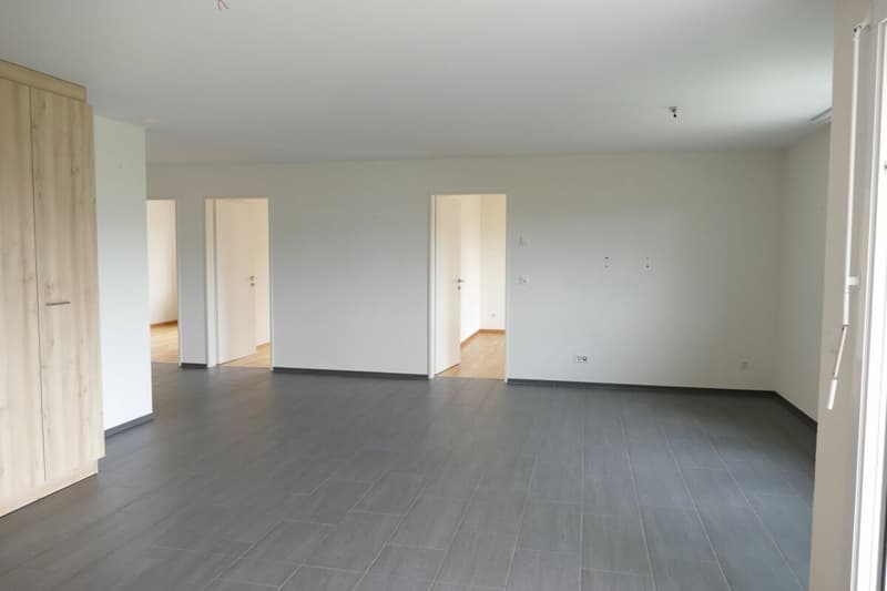 Essbereich mit Blick zu den Zimmern