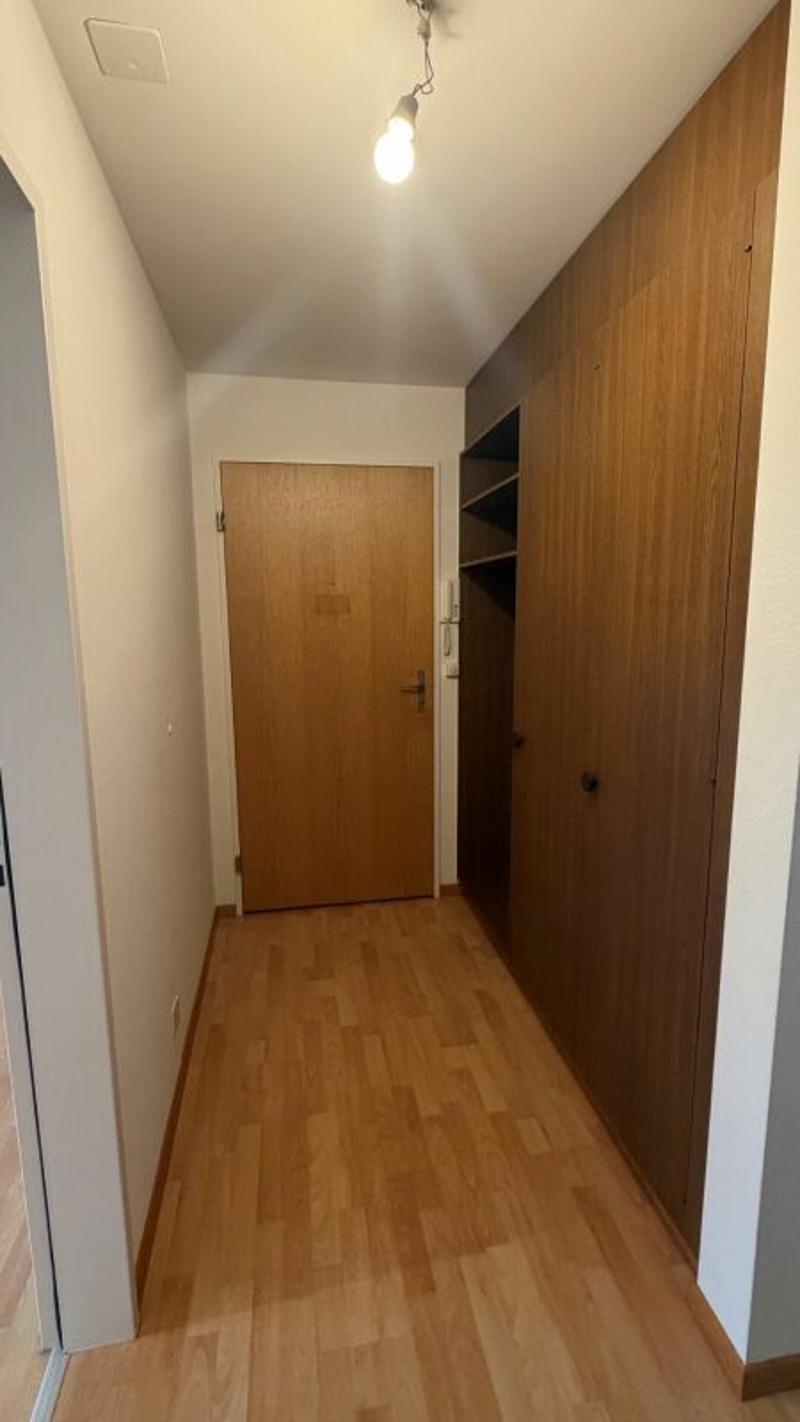 Eingangsbereich mit Garderobe und Wandschrank