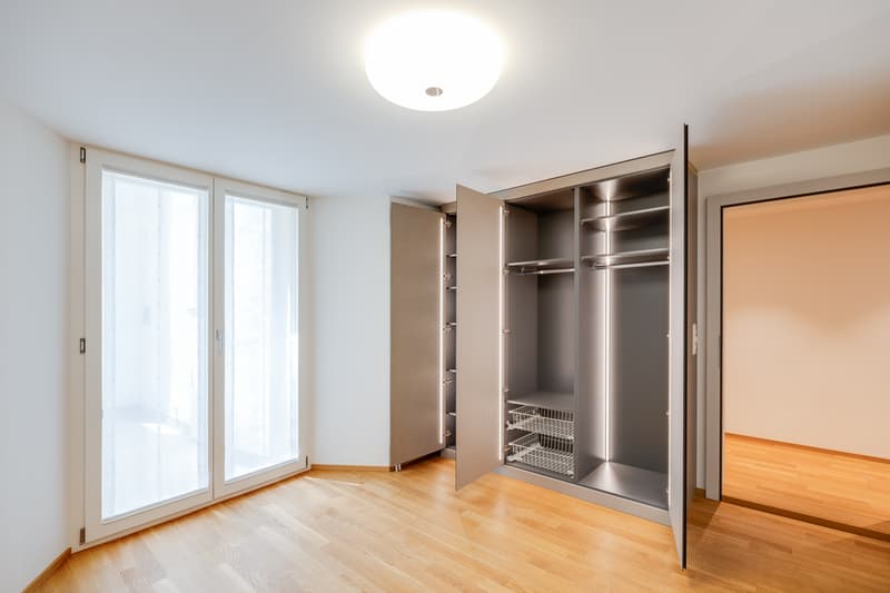Schlafzimmer_mit_Einbauschrank.jpg