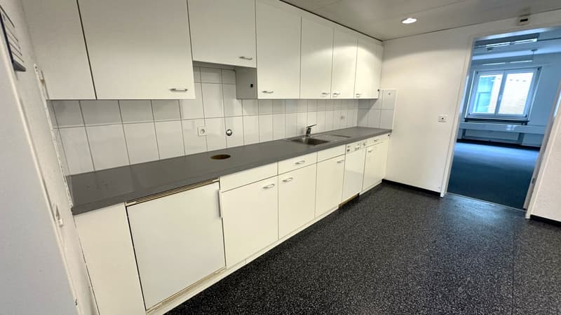 Spacious office space for rent near Basel Fair (7)