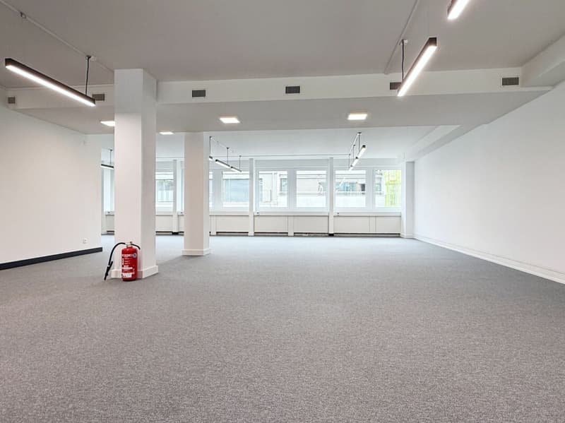 Modern expanded office space near the train station (7)