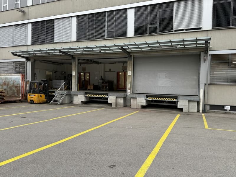 Gewerbeflächen mit ca. 1'200 m2 auf einer Ebene (7)