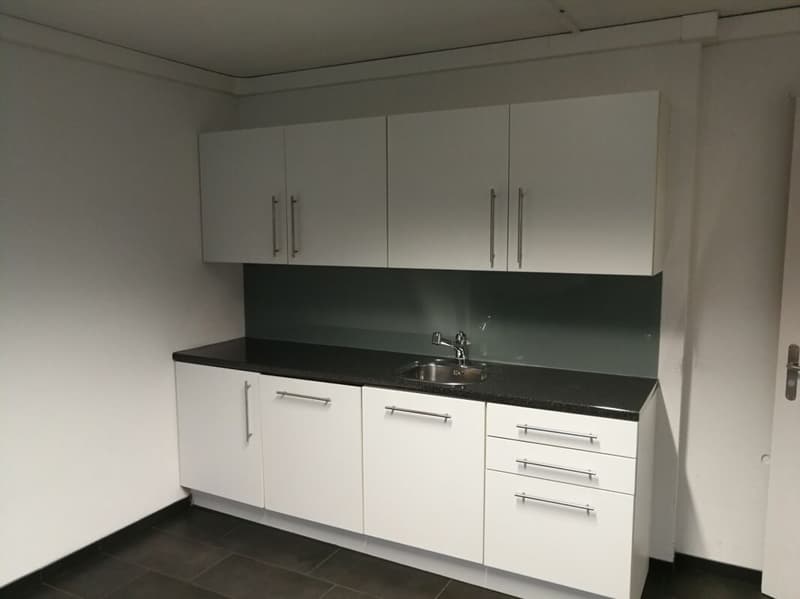 Moderne Büroflächen an verkehrsgünstiger Lage (9)