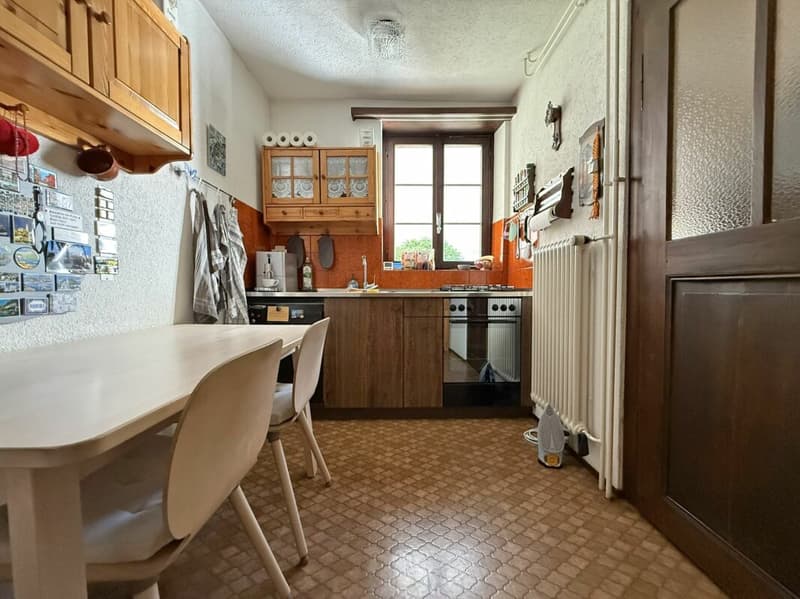 Unique semi-detached family home (6)