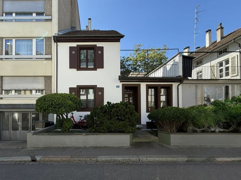 Unique semi-detached family home (1)