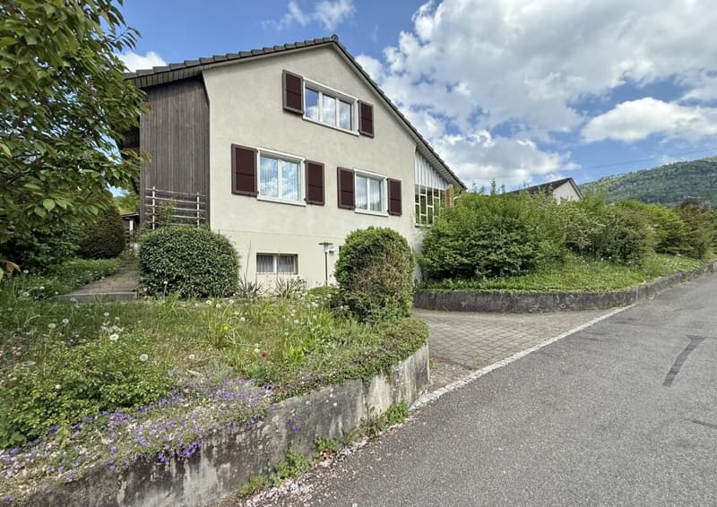 Idyllisches Einfamilienhaus mit grosszügigem Garten (1)