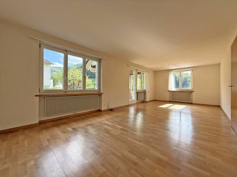 Idyllisches Einfamilienhaus mit grosszügigem Garten (3)