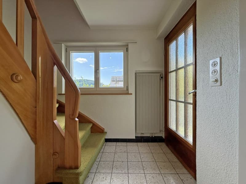 Idyllisches Einfamilienhaus mit grosszügigem Garten (11)