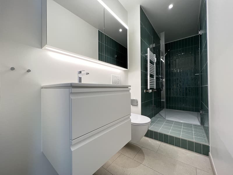 Duschbad (Beispielfoto aus baugleicher Wohnung auf dem 2.OG; Abweichungen sind möglich)