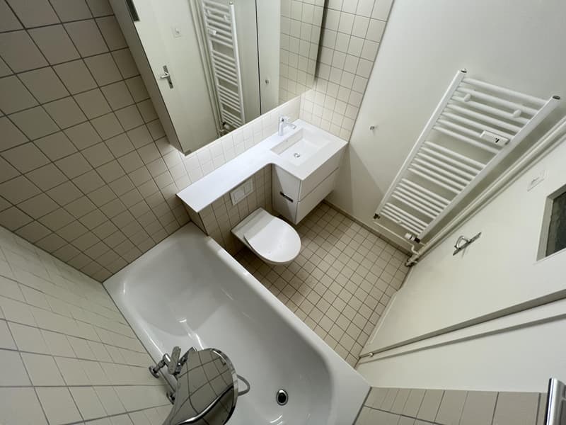 Badezimmer (Beispielfoto aus baugleicher Wohnung im 1.OG; Abweichungen sind möglich)