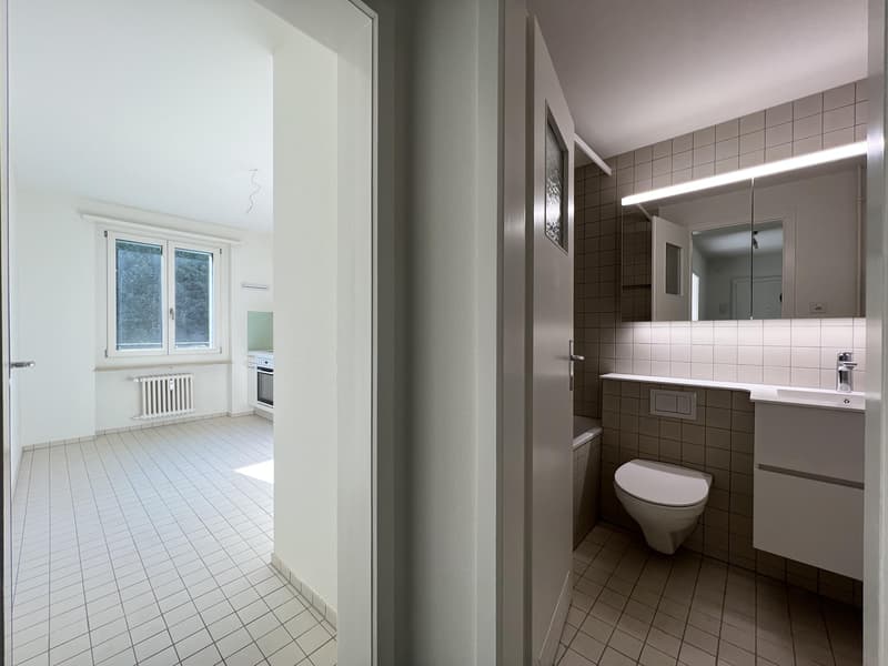 Küche / Bad (Beispielfoto aus baugleicher Wohnung im 1.OG; Abweichungen sind möglich)