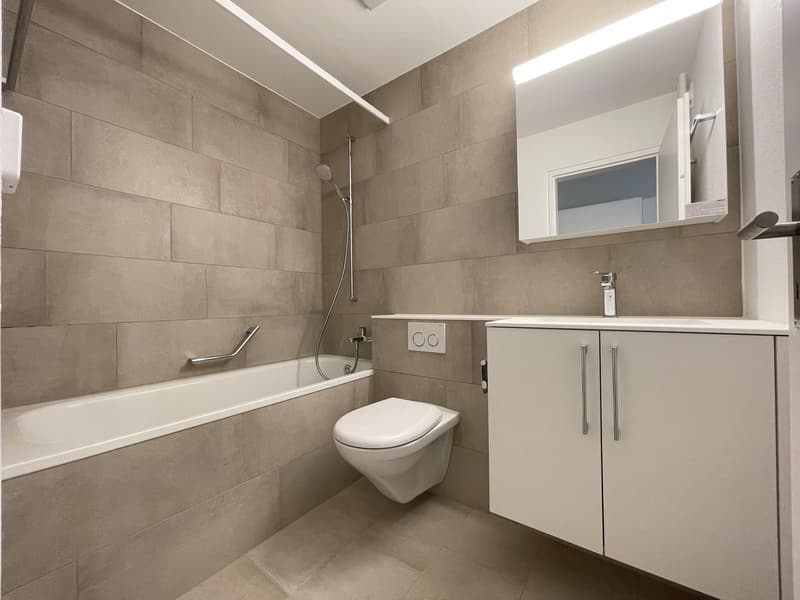 Badezimmer (Beispielfoto aus baugleicher Wohnung; Abweichungen sind möglich)