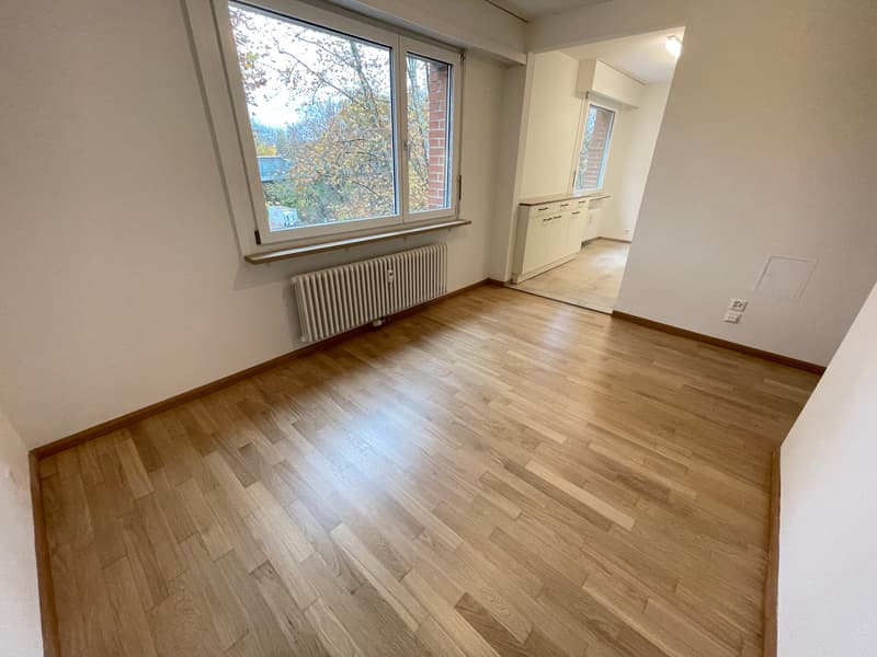 Esszimmer / Zimmer 1 (Beispielfoto aus baugleicher Wohnung; Abweichungen sind möglich)