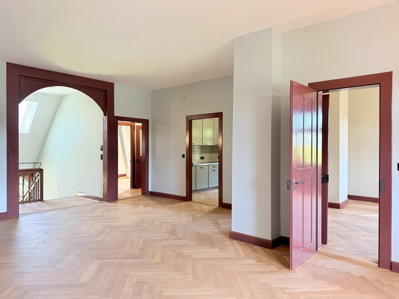 Treppe / Wohnzimmer / Zimmer 4 / Küche / Zimmer 1