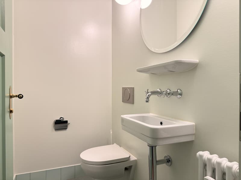 separates WC
