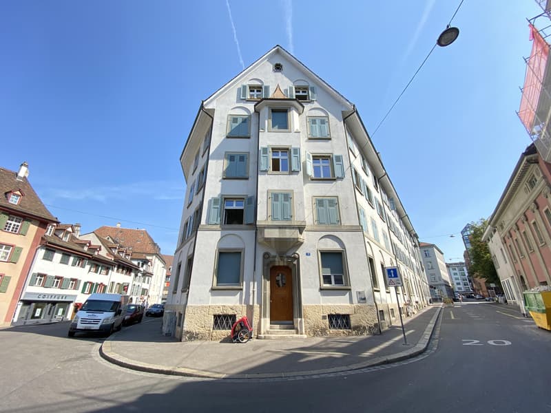 Appartamento di vecchio edificio ristrutturato nel centro di Kleinbasel vicino al Reno (1)