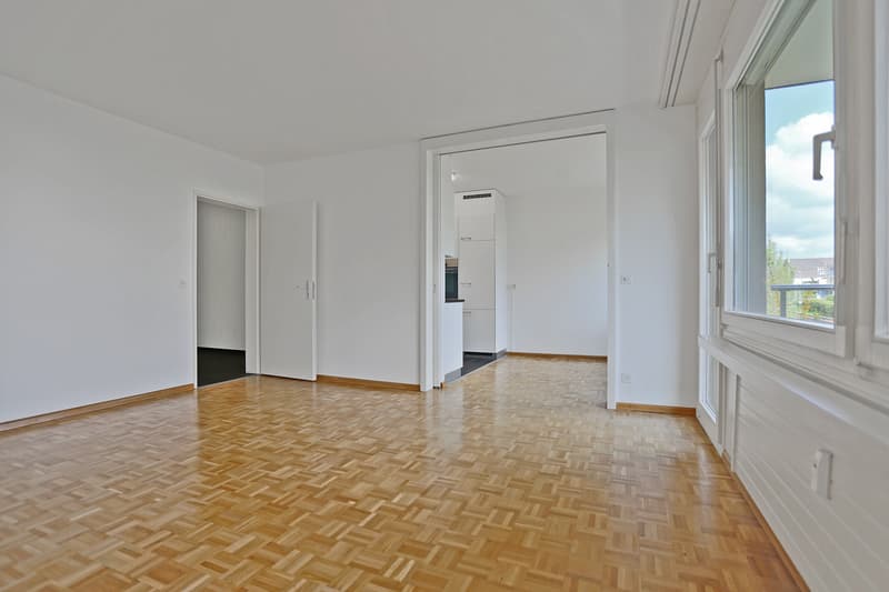 Wohnzimmer (Beispielfoto aus baugleicher Wohnung auf dem 1.OG; Abweichungen sind möglich)