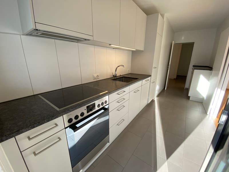 Küche (Beispielfoto aus baugleicher Wohnung im 2.OG; Abweichungen sind möglich)