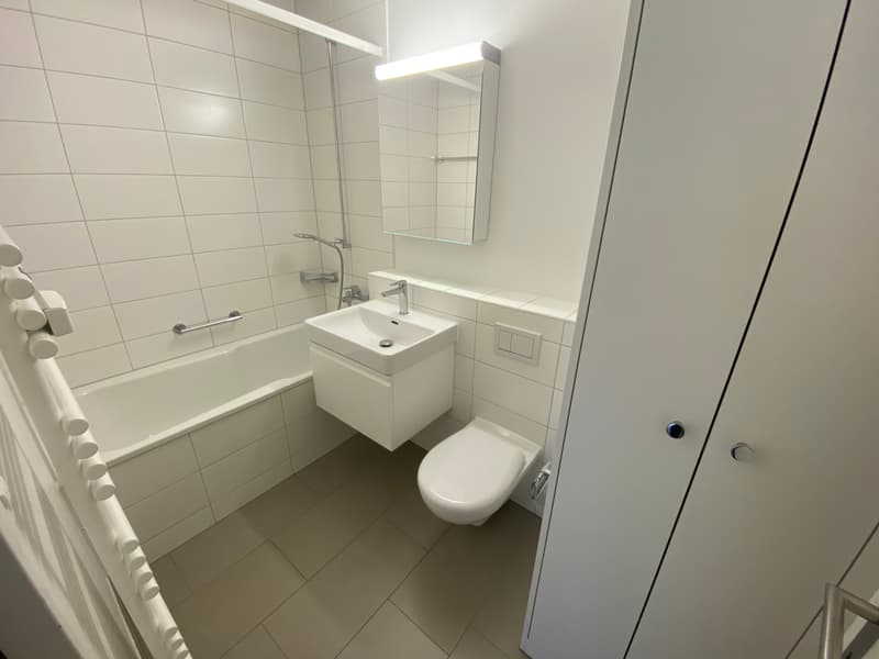 Badezimmer (Beispielfoto aus baugleicher Wohnung im 2.OG; Abweichungen sind möglich)