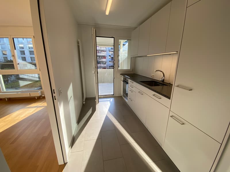 Küche (Beispielfoto aus baugleicher Wohnung im 2.OG; Abweichungen sind möglich)