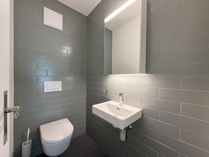 separates WC