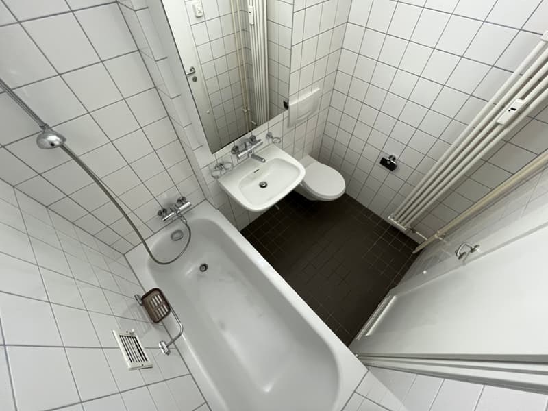 Badezimmer (Beispielfoto aus baugleicher Wohnung; Abweichungen sind möglich)