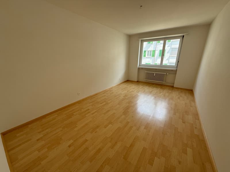 Zimmer 2 (Beispielfoto aus baugleicher Wohnung; Abweichungen sind möglich)