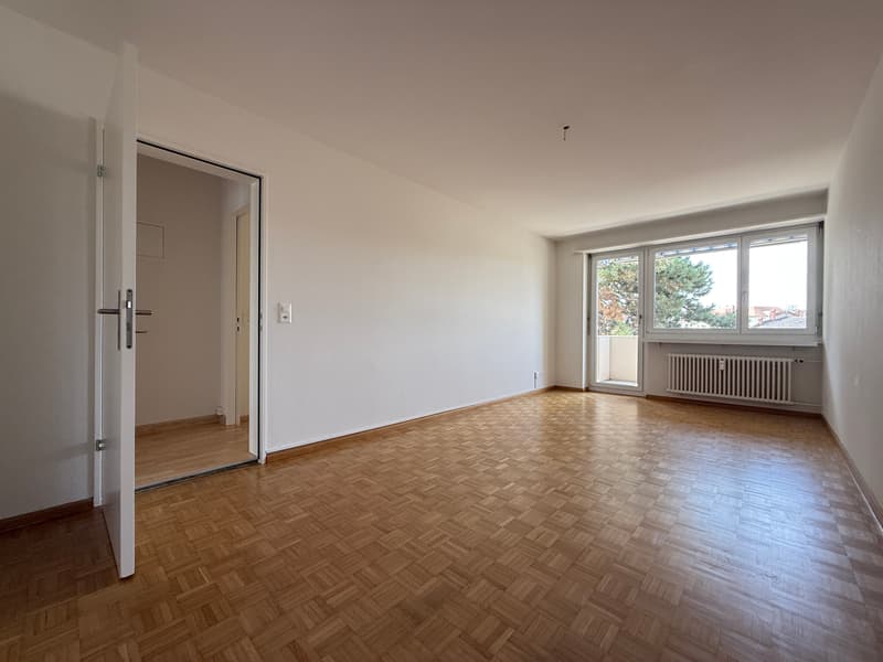 Wohnzimmer (Beispielfoto aus baugleicher Wohnung; Abweichungen sind möglich)