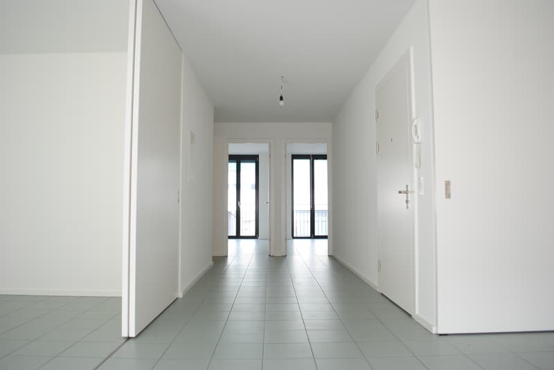 Korridor / Eingang (Beispielfoto aus baugleicher Wohnung im 1.OG; Abweichungen sind möglich)