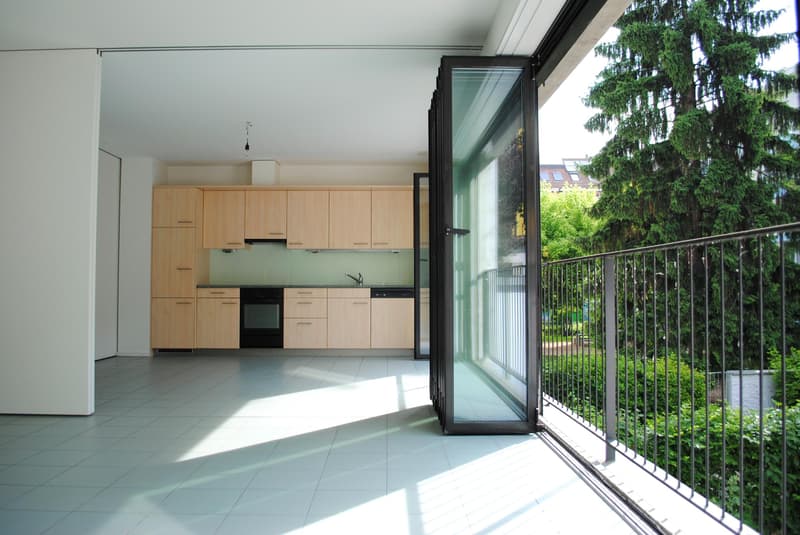 Küche / Wohnen (Beispielfoto aus baugleicher Wohnung im 1.OG; Abweichungen sind möglich)