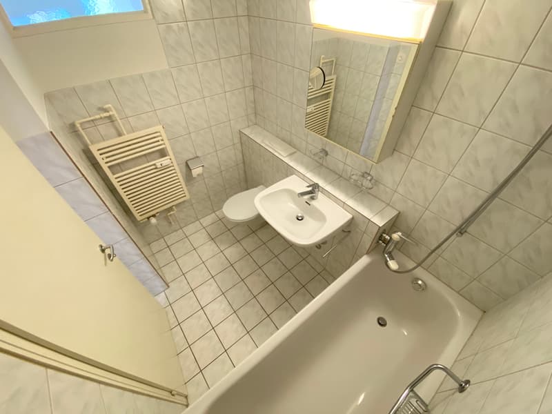 Badezimmer (Beispielfoto aus baugleicher Wohnung; Abweichungen sind möglich)