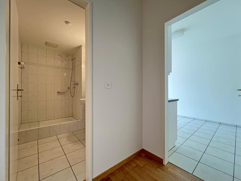 Küche / Bad (Beispielfoto aus baugleicher Wohnung im 1.OG; Abweichungen sind möglich)