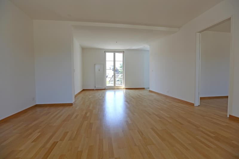 Wohnzimmer (Beispielfoto aus baugleicher Wohnung auf dem 3.OG; Abweichungen sind möglich)
