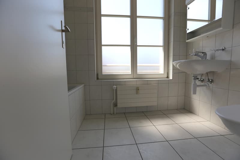 Badezimmer (Beispielfoto aus baugleicher Wohnung auf dem 3.OG; Abweichungen sind möglich)