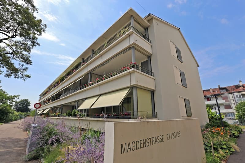 Lichtdurchflutete, moderne Wohnung an idyllischer Lage