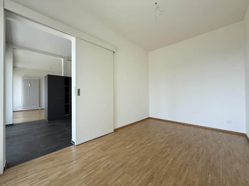Zimmer 1 (Beispielfoto aus baugleicher Wohnung an der Bäumlihofstrasse: Abweichungen sind möglich)