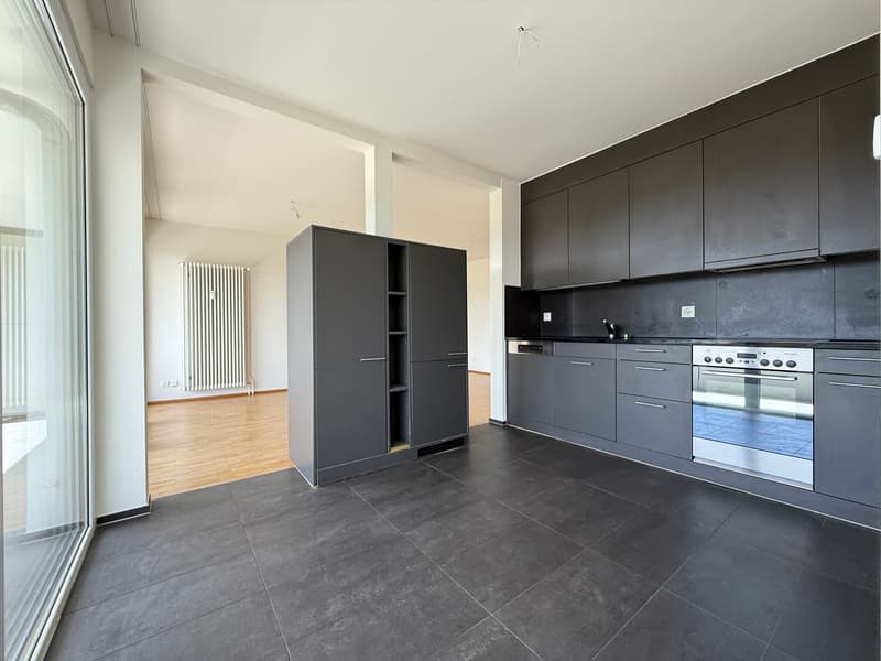 Küche (Beispielfoto aus baugleicher Wohnung an der Bäumlihofstrasse: Abweichungen sind möglich)